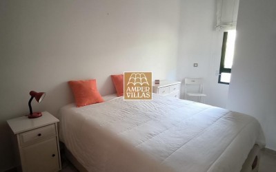 Amplio y luminoso apartamento con garaje cerrado a la venta en la Sierra de Altea.